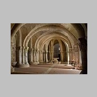 Saint-Eutrope de Saintes, photo PMRMaeyaert, Wikipedia, crypt.jpg